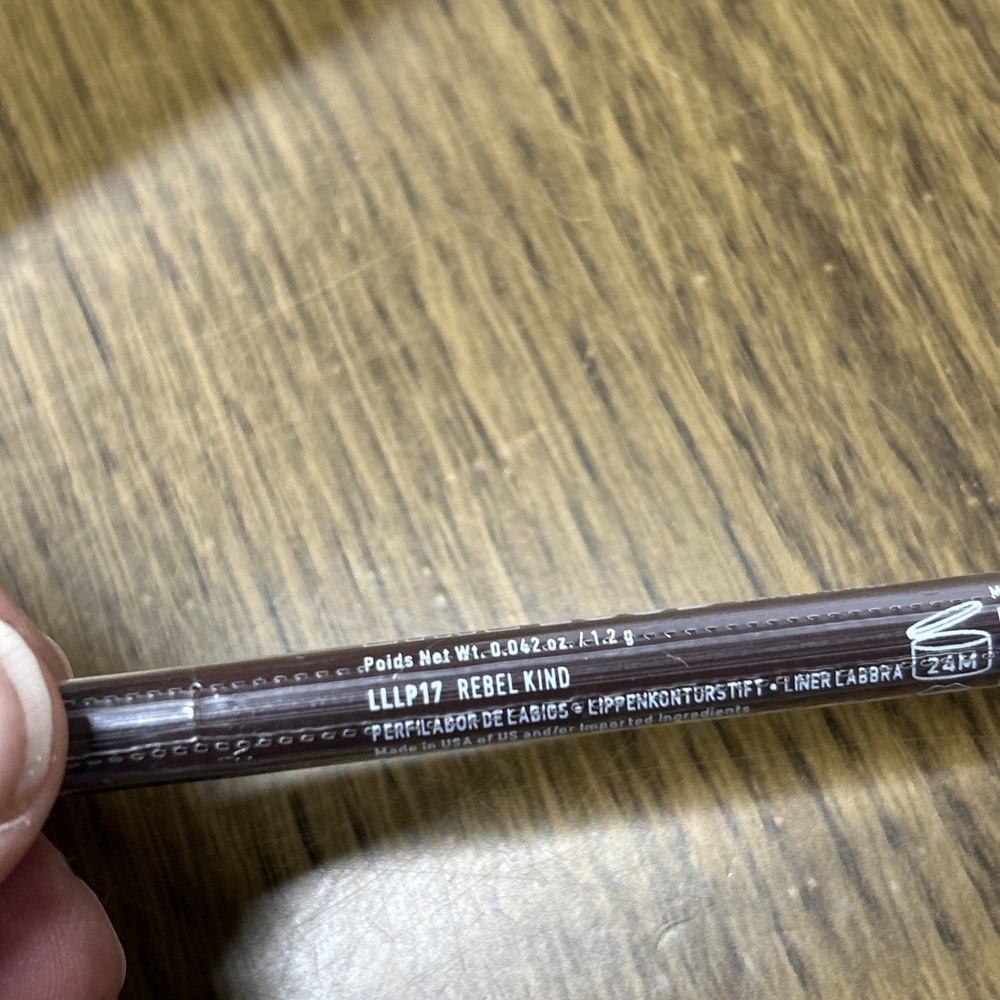 NYX‎ PROFESSIONAL MAKEUP Line Loud Lip Liner  Pencil-REBEL KIND Chocolate Brown - Picture 2 of 3